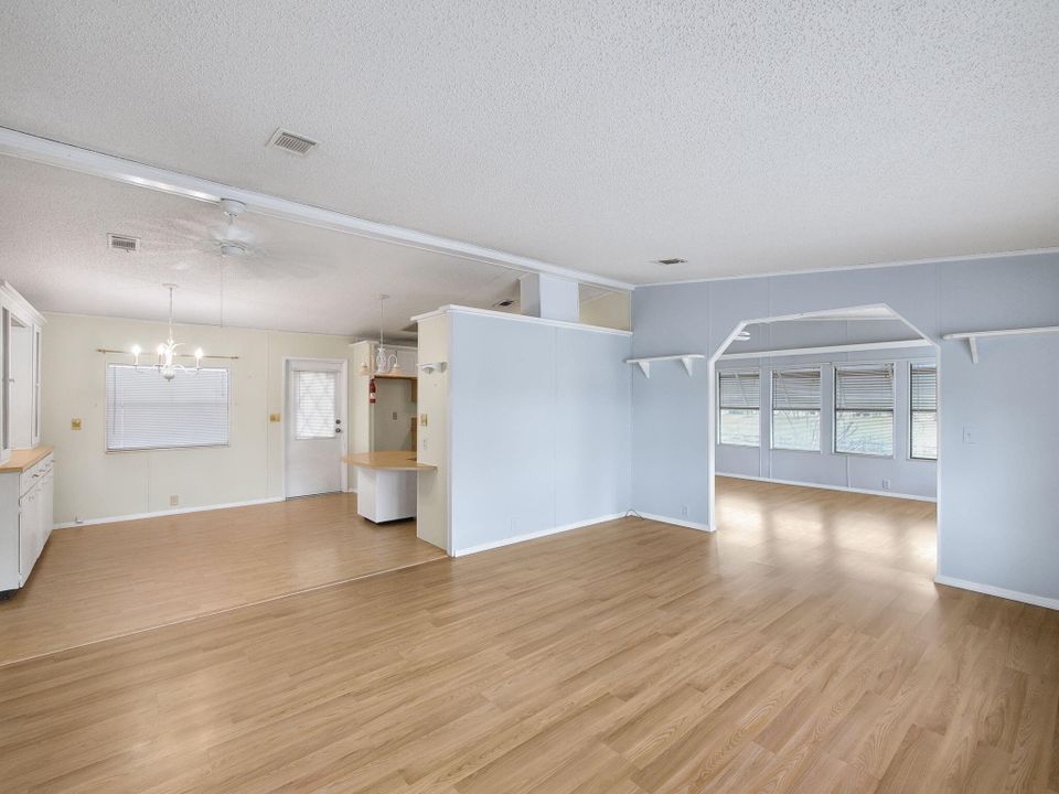 На продажу: $190,000 (2 спален, 2 ванн, 1344 Квадратных фут)