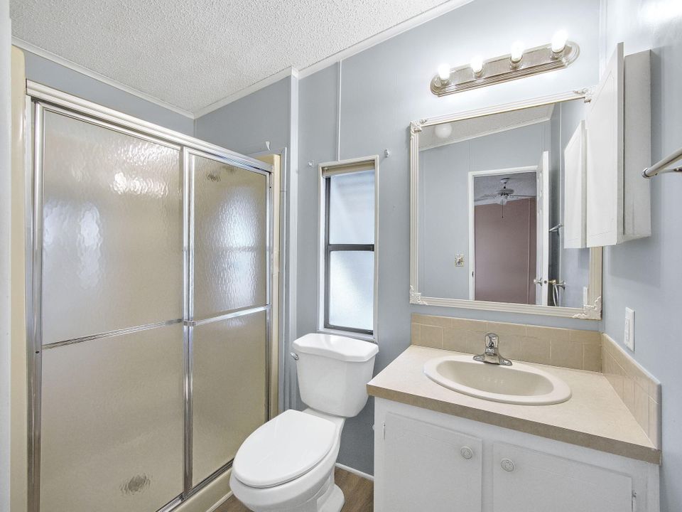 На продажу: $190,000 (2 спален, 2 ванн, 1344 Квадратных фут)