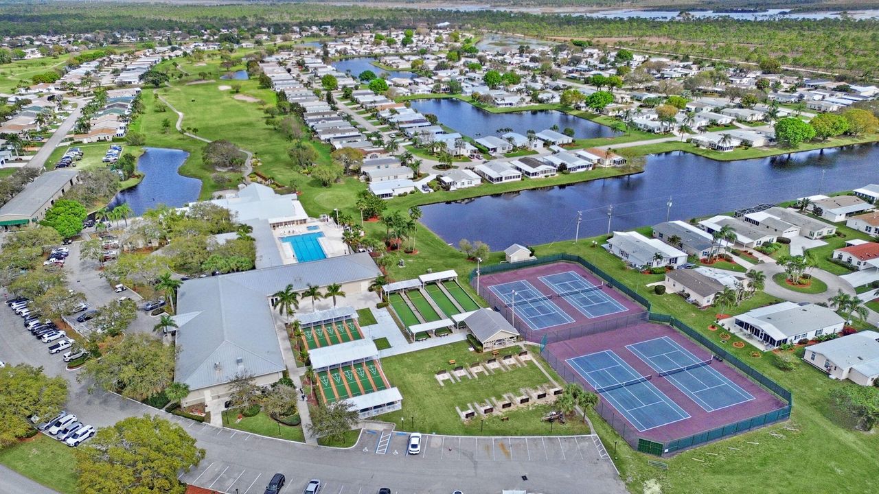 На продажу: $190,000 (2 спален, 2 ванн, 1344 Квадратных фут)