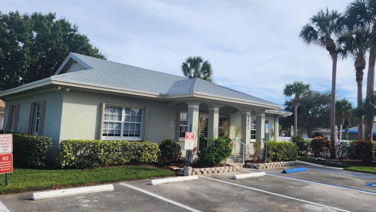 На продажу: $225,900 (2 спален, 2 ванн, 1286 Квадратных фут)