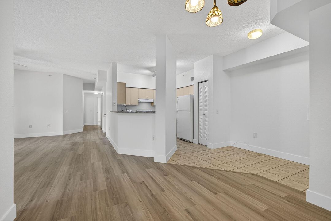 For Rent: $2,500 (3 beds, 2 baths, 1306 Square Feet)