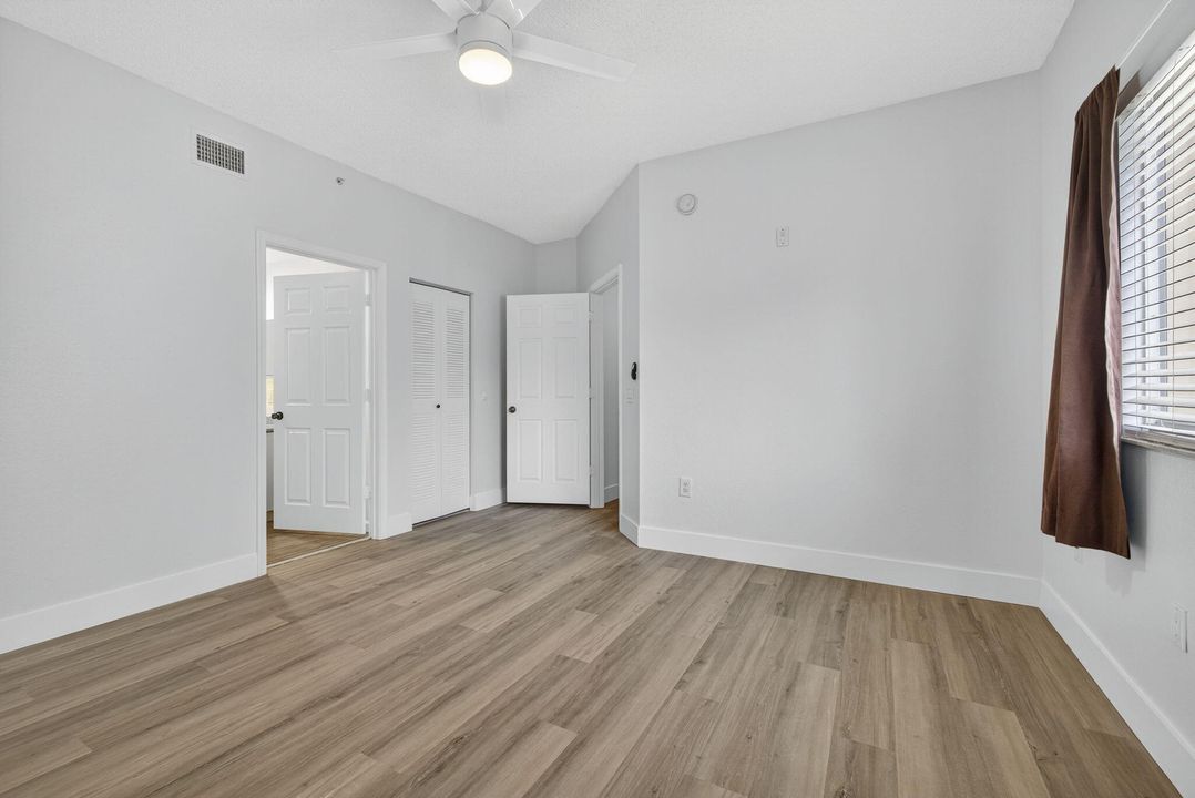 For Rent: $2,500 (3 beds, 2 baths, 1306 Square Feet)