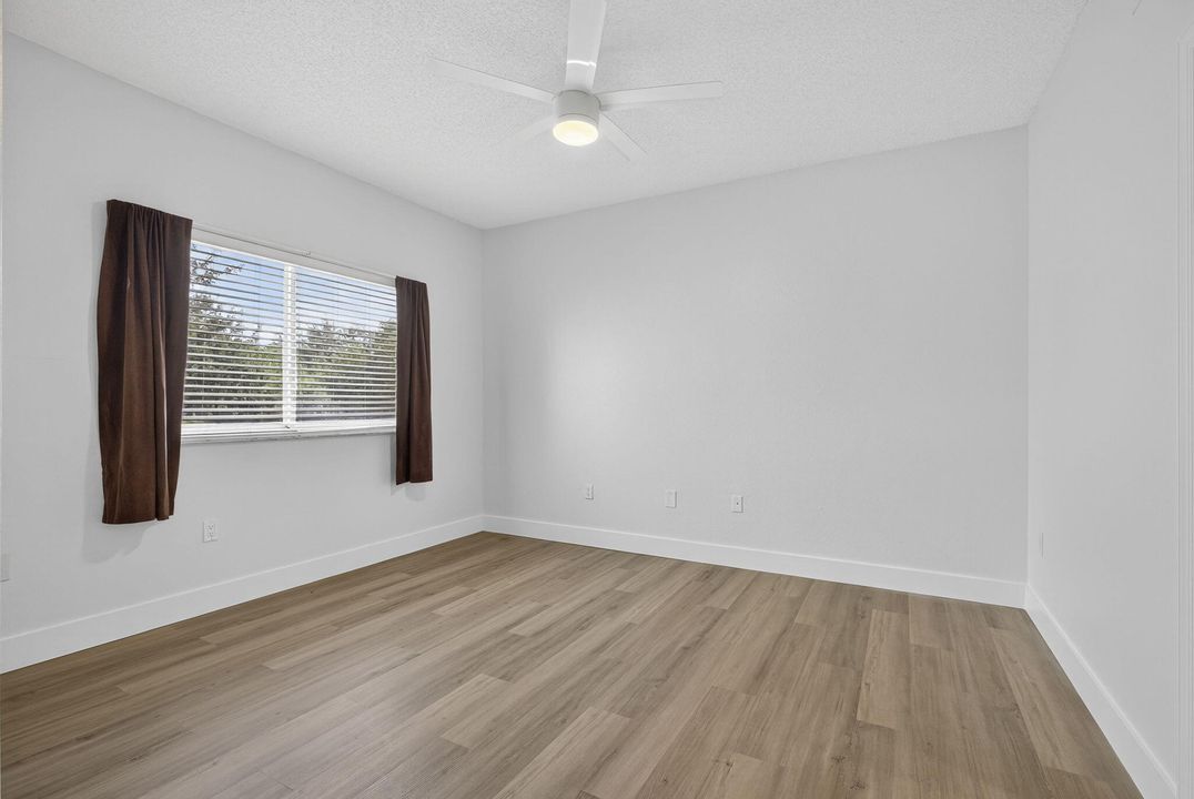 For Rent: $2,500 (3 beds, 2 baths, 1306 Square Feet)