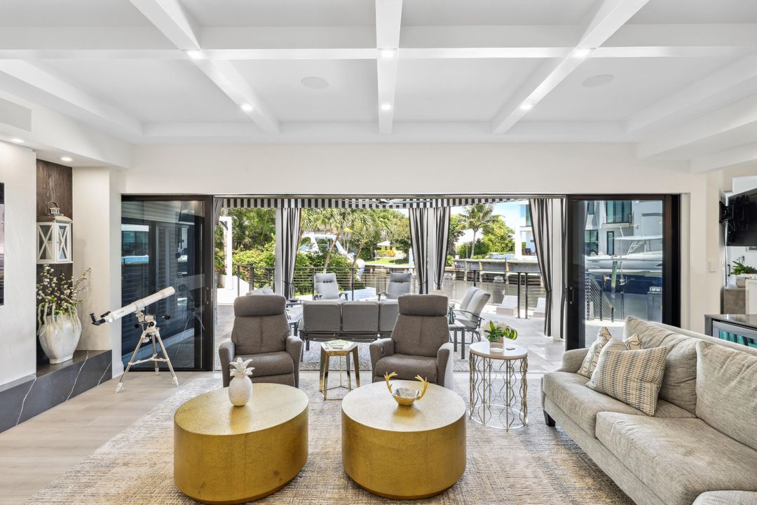 For Sale: $4,750,000 (5 beds, 6 baths, 4100 Square Feet)