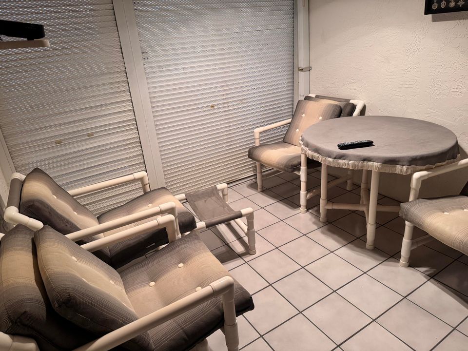 For Rent: $3,000 (2 beds, 2 baths, 1040 Square Feet)