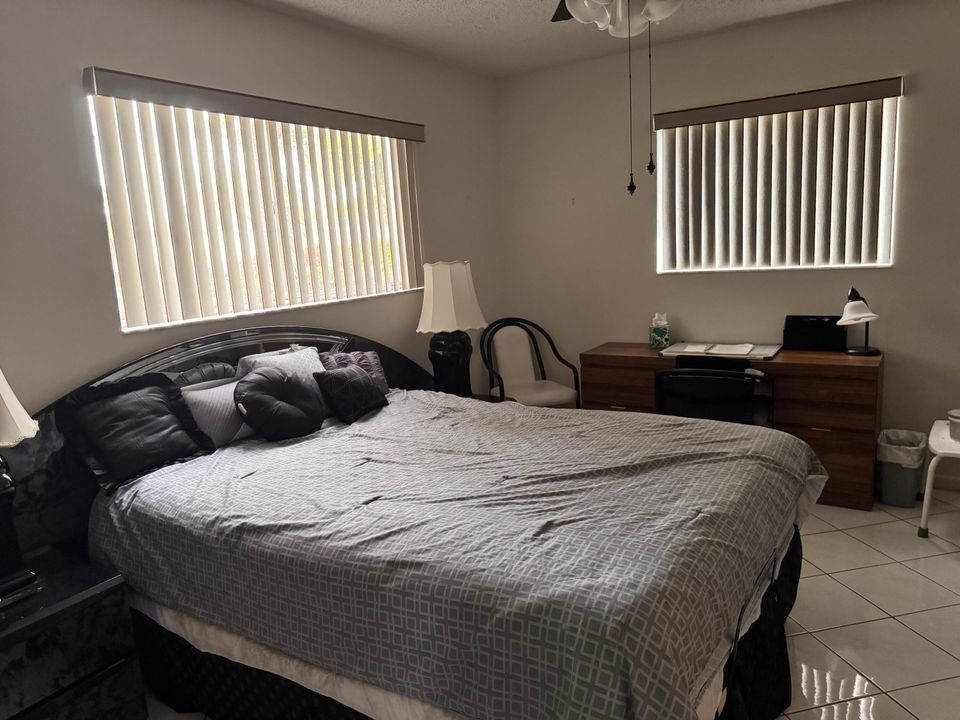 For Rent: $3,000 (2 beds, 2 baths, 1040 Square Feet)