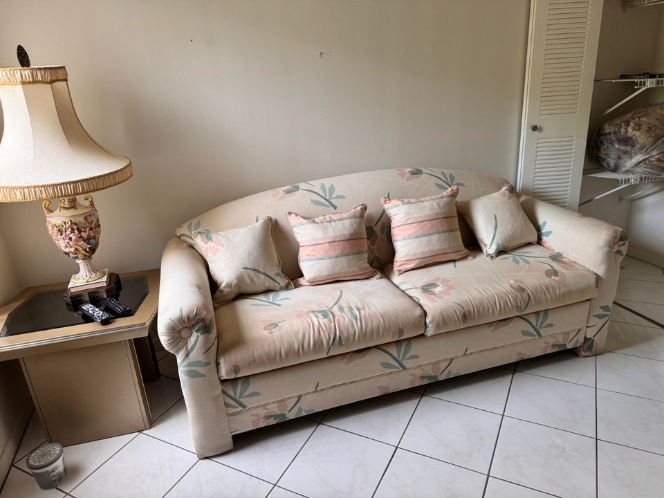 For Rent: $3,000 (2 beds, 2 baths, 1040 Square Feet)