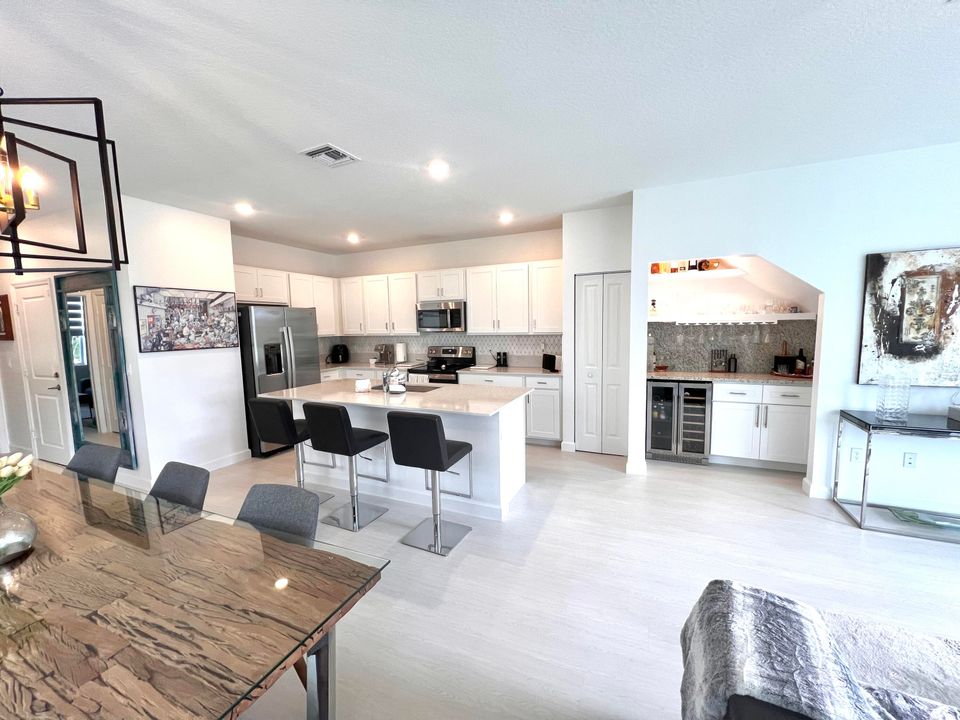 En Venta: $549,900 (3 camas, 2 baños, 1796 Pies cuadrados)