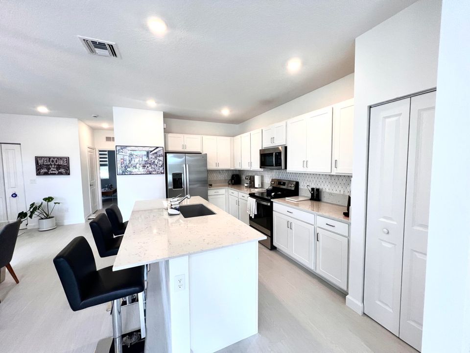 En Venta: $549,900 (3 camas, 2 baños, 1796 Pies cuadrados)