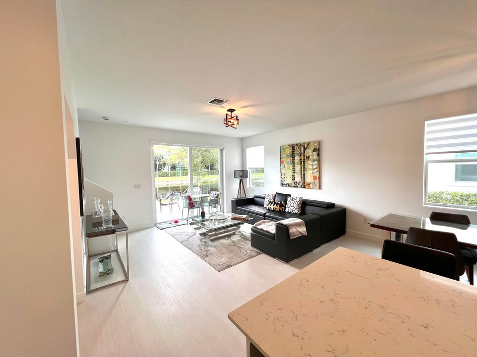 En Venta: $549,900 (3 camas, 2 baños, 1796 Pies cuadrados)