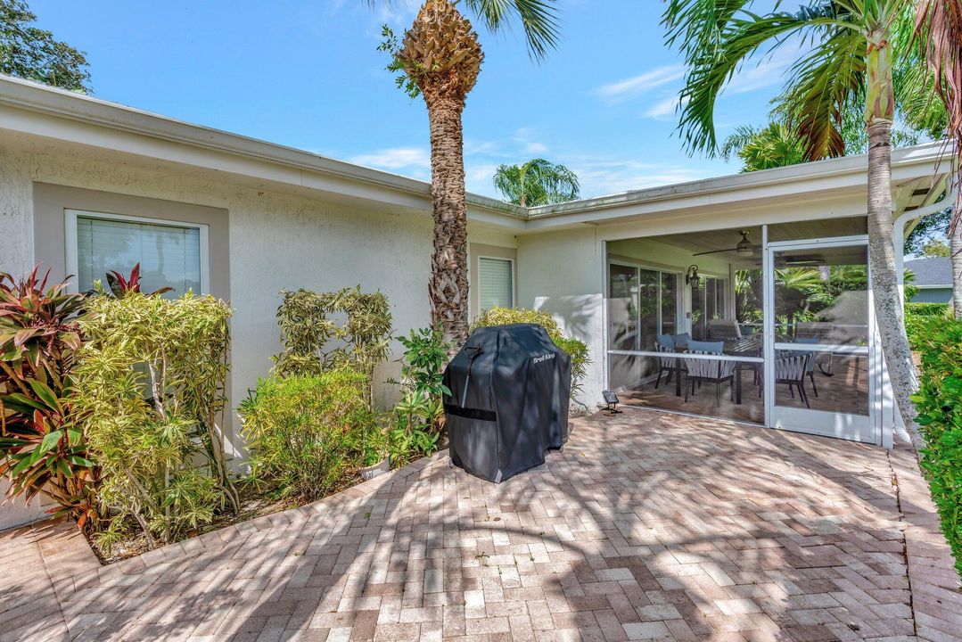 For Rent: $10,000 (3 beds, 2 baths, 1972 Square Feet)