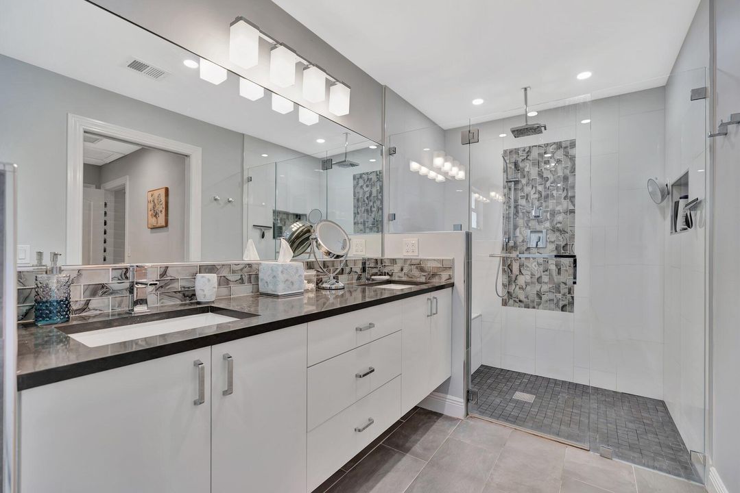 For Rent: $10,000 (3 beds, 2 baths, 1972 Square Feet)