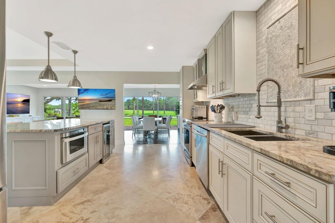 For Rent: $10,000 (3 beds, 2 baths, 1972 Square Feet)