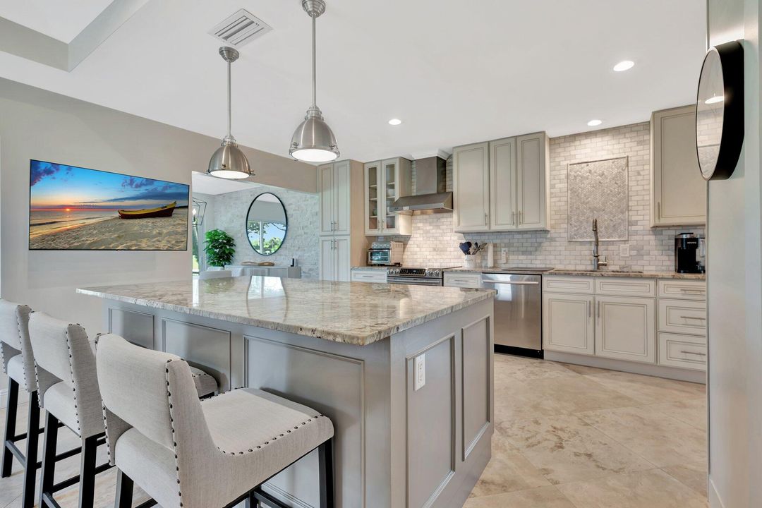 For Rent: $10,000 (3 beds, 2 baths, 1972 Square Feet)