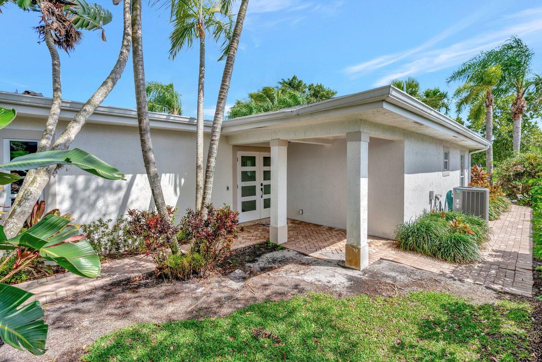 For Rent: $10,000 (3 beds, 2 baths, 1972 Square Feet)