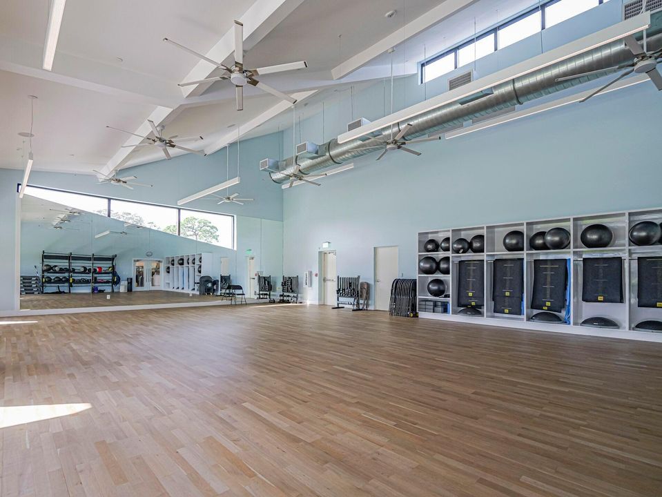 For Rent: $10,000 (3 beds, 2 baths, 1972 Square Feet)