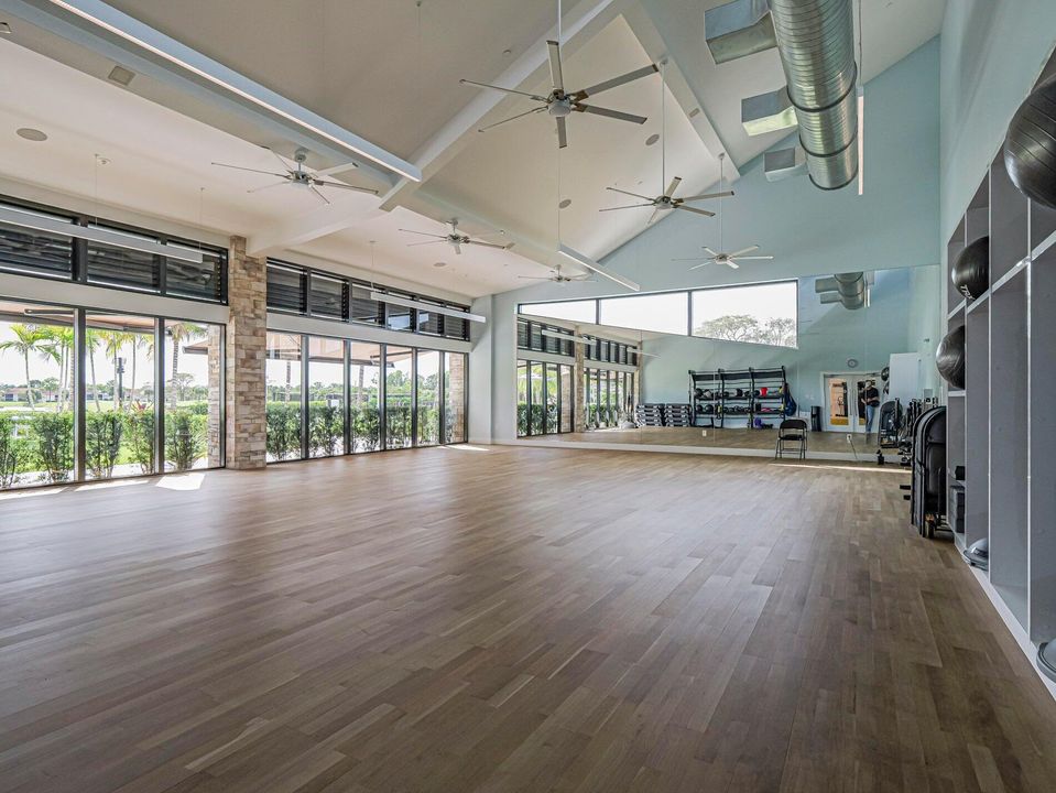 For Rent: $10,000 (3 beds, 2 baths, 1972 Square Feet)