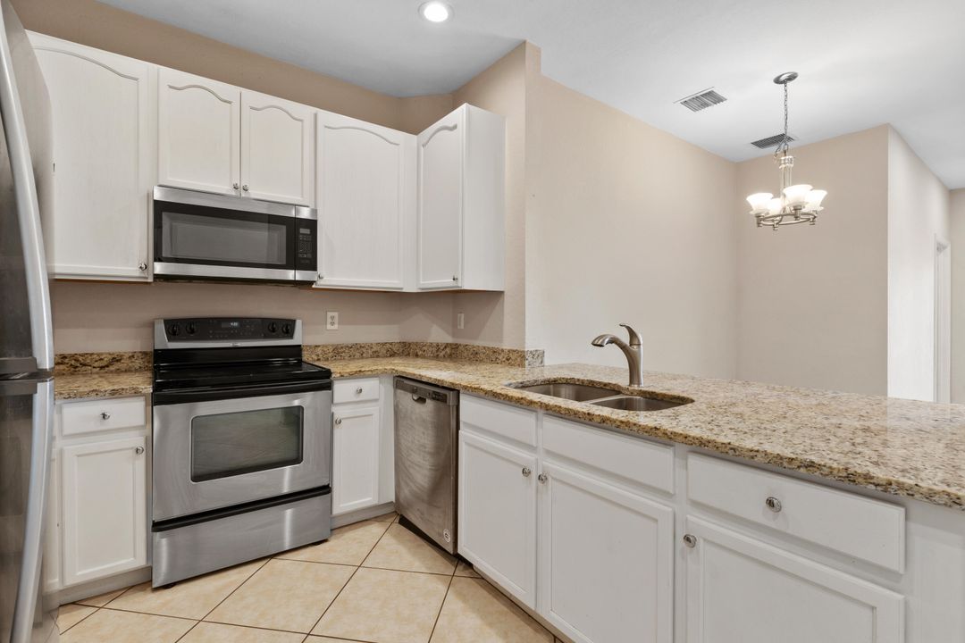 На продажу: $259,700 (3 спален, 2 ванн, 1316 Квадратных фут)