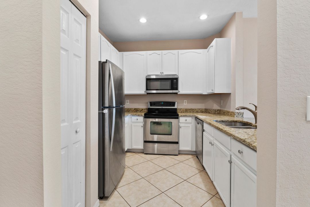 На продажу: $259,700 (3 спален, 2 ванн, 1316 Квадратных фут)