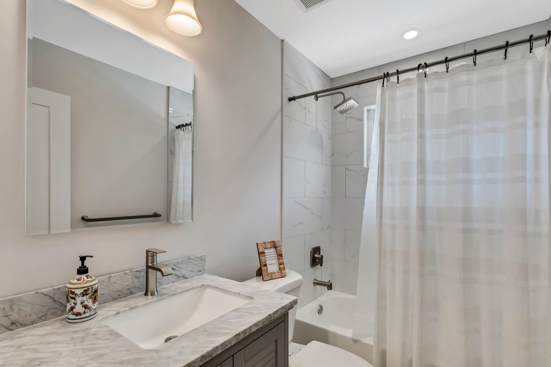 На продажу: $849,000 (3 спален, 2 ванн, 1215 Квадратных фут)