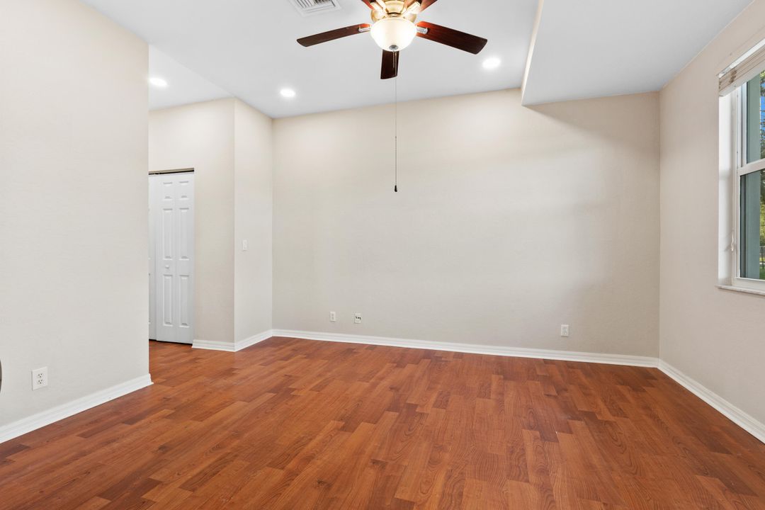 На продажу: $259,700 (3 спален, 2 ванн, 1316 Квадратных фут)