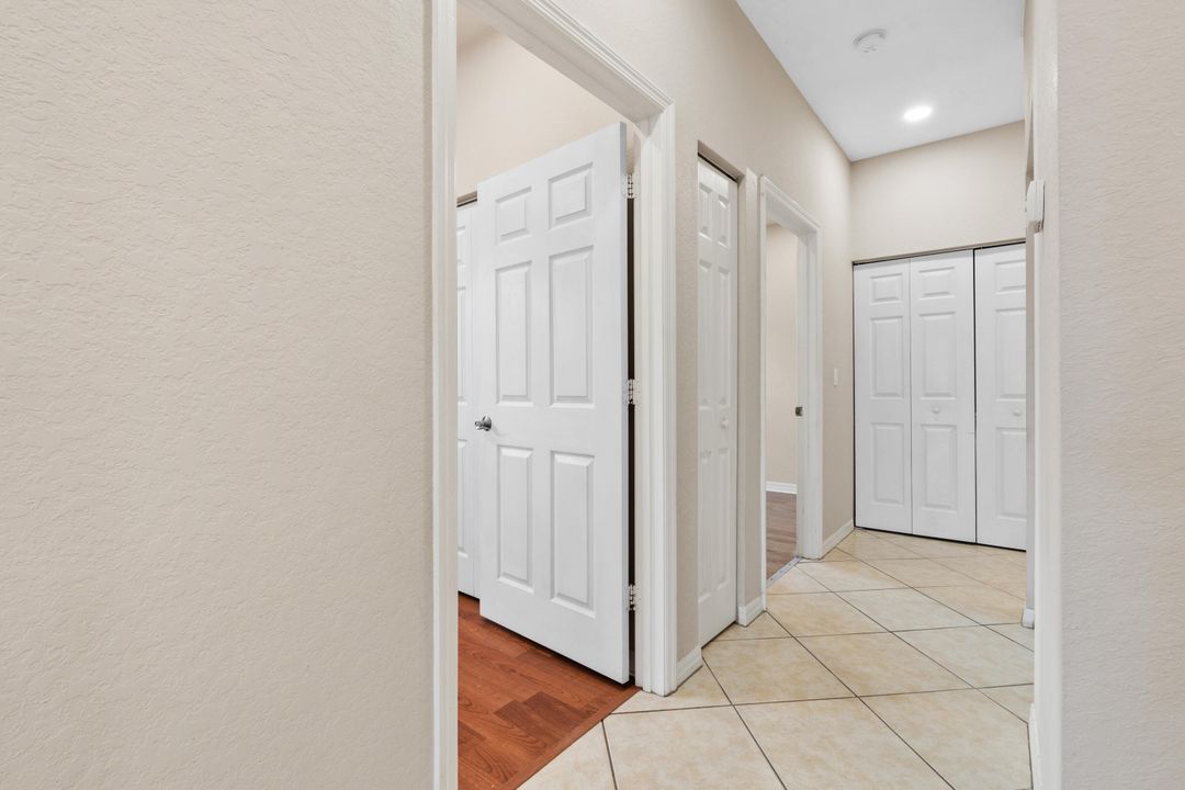 На продажу: $259,700 (3 спален, 2 ванн, 1316 Квадратных фут)