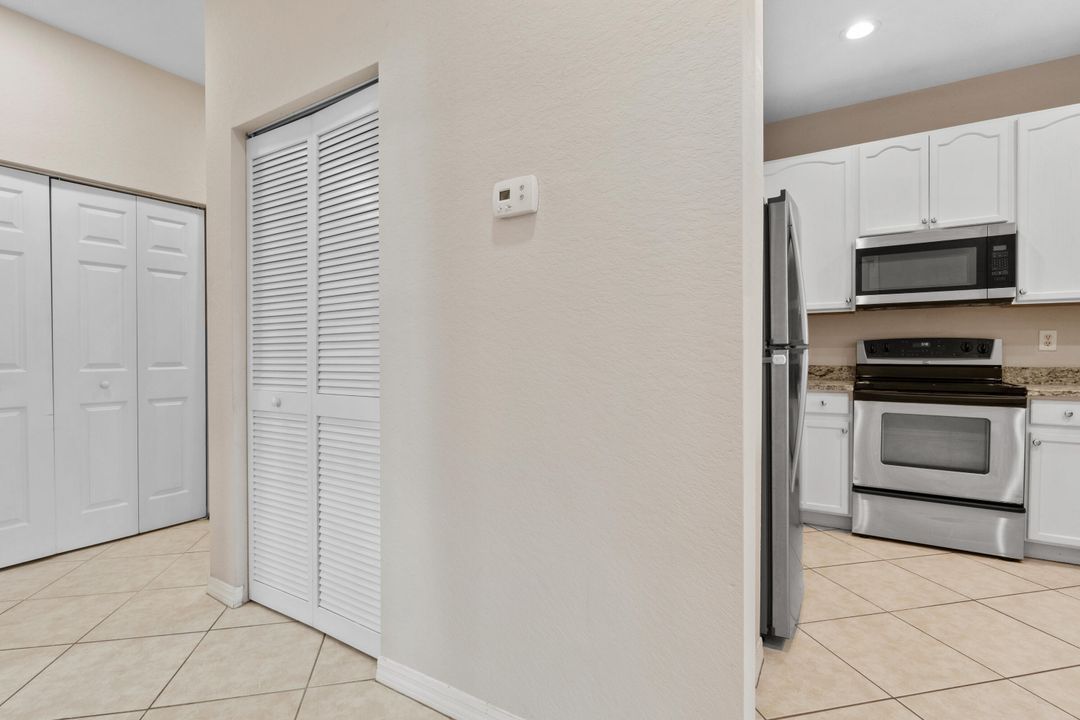 На продажу: $259,700 (3 спален, 2 ванн, 1316 Квадратных фут)