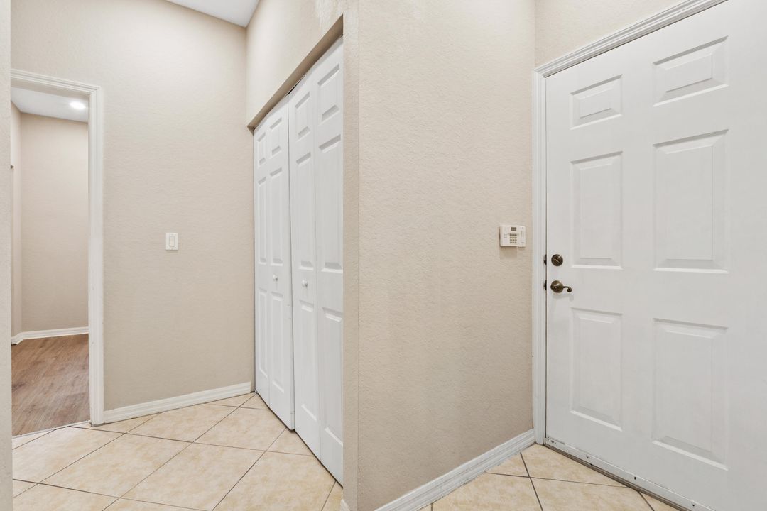 На продажу: $259,700 (3 спален, 2 ванн, 1316 Квадратных фут)