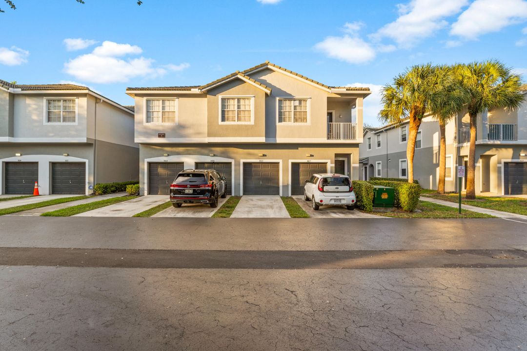 На продажу: $259,700 (3 спален, 2 ванн, 1316 Квадратных фут)