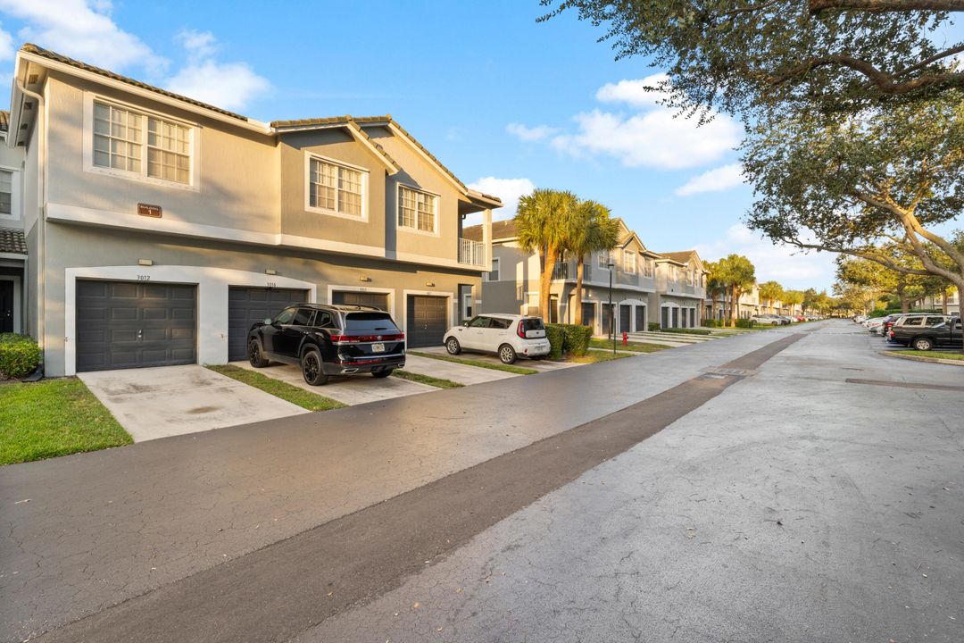 На продажу: $259,700 (3 спален, 2 ванн, 1316 Квадратных фут)