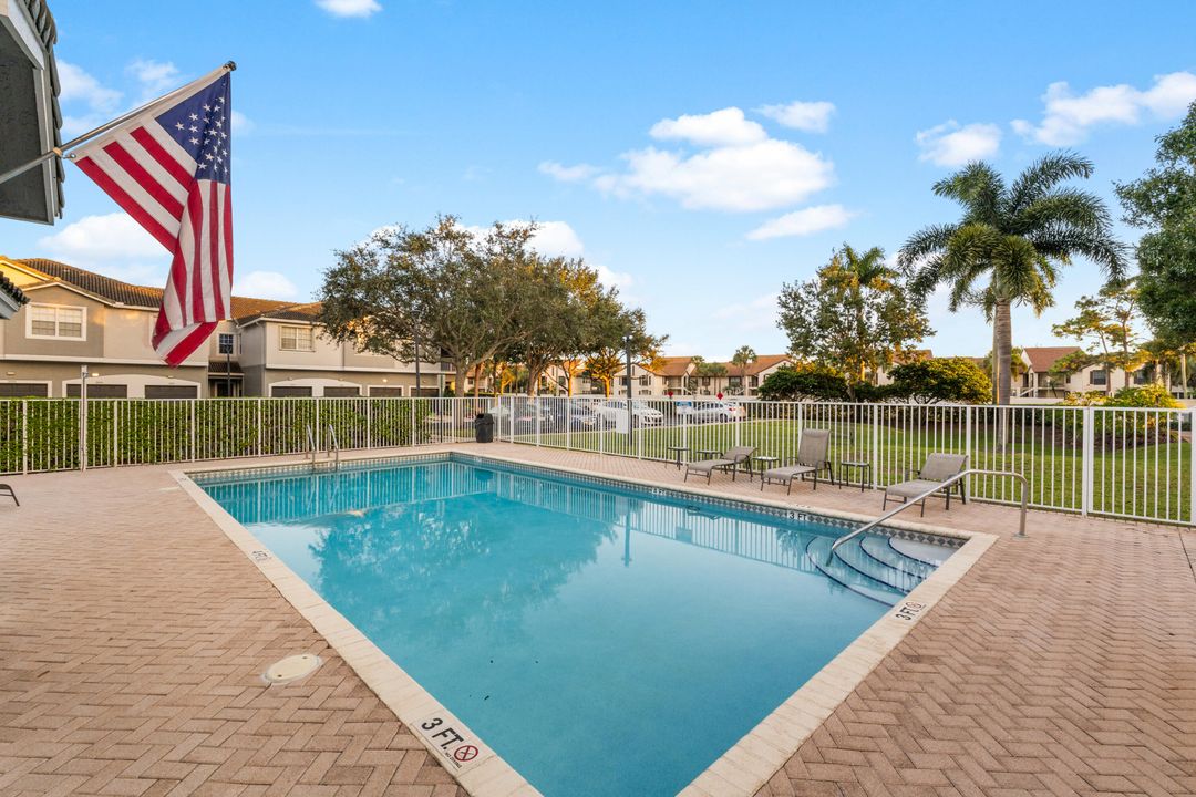 На продажу: $259,700 (3 спален, 2 ванн, 1316 Квадратных фут)