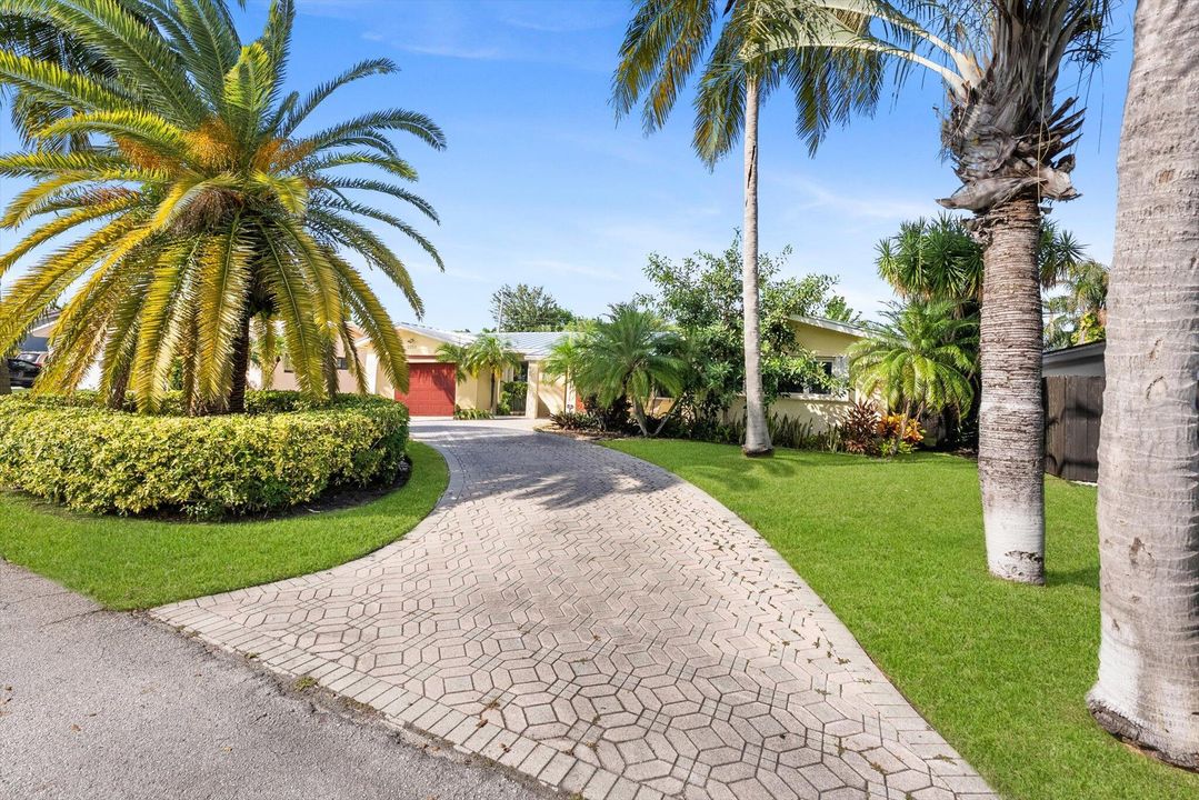 En Venta: $825,000 (3 camas, 2 baños, 1997 Pies cuadrados)