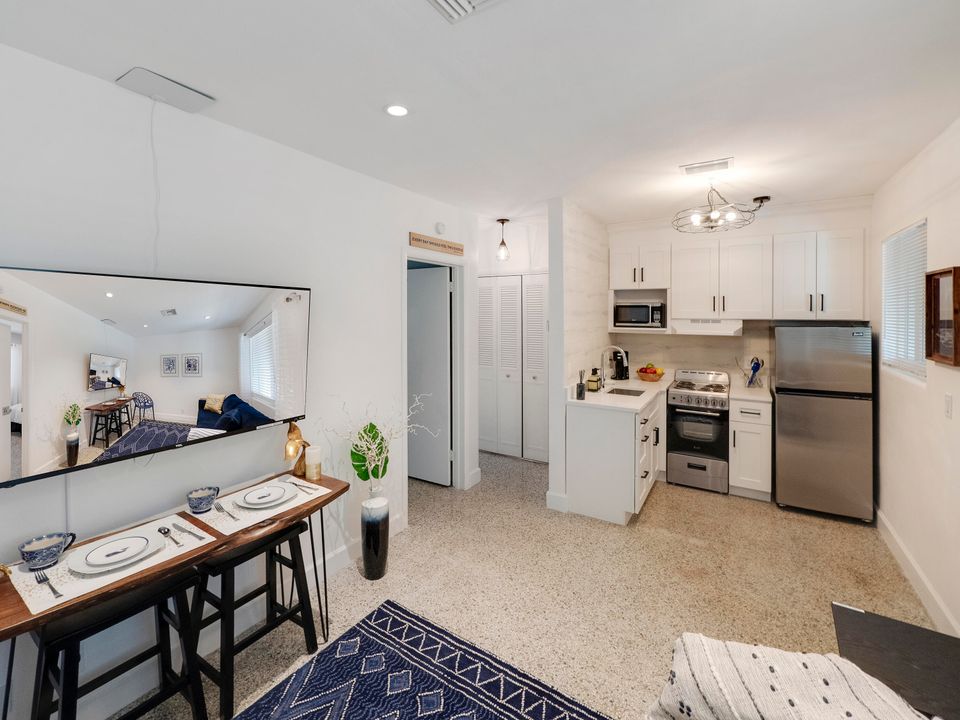 В аренду: $1,995 (1 спален, 1 ванн, 400 Квадратных фут)