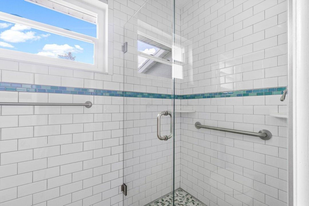 На продажу: $149,000 (2 спален, 2 ванн, 1208 Квадратных фут)