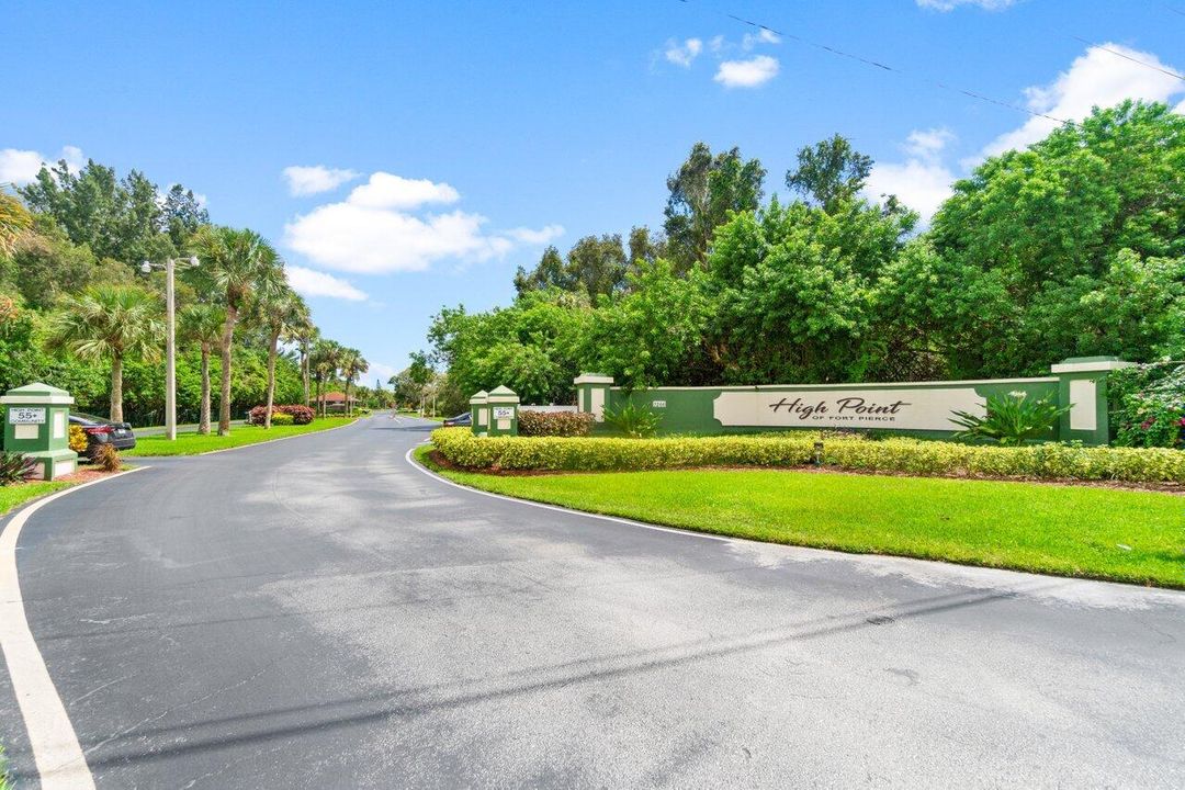 На продажу: $149,000 (2 спален, 2 ванн, 1208 Квадратных фут)