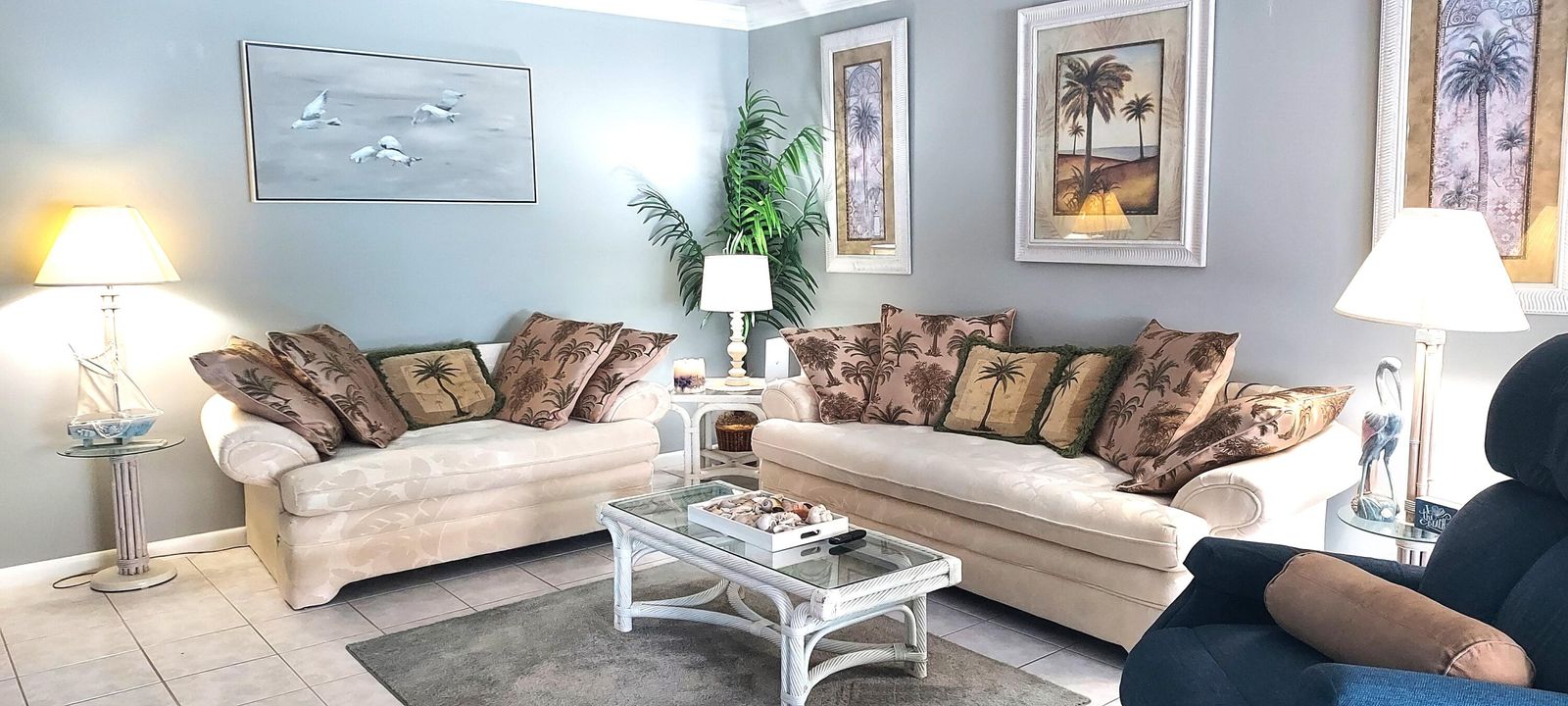 На продажу: $149,000 (2 спален, 2 ванн, 1208 Квадратных фут)