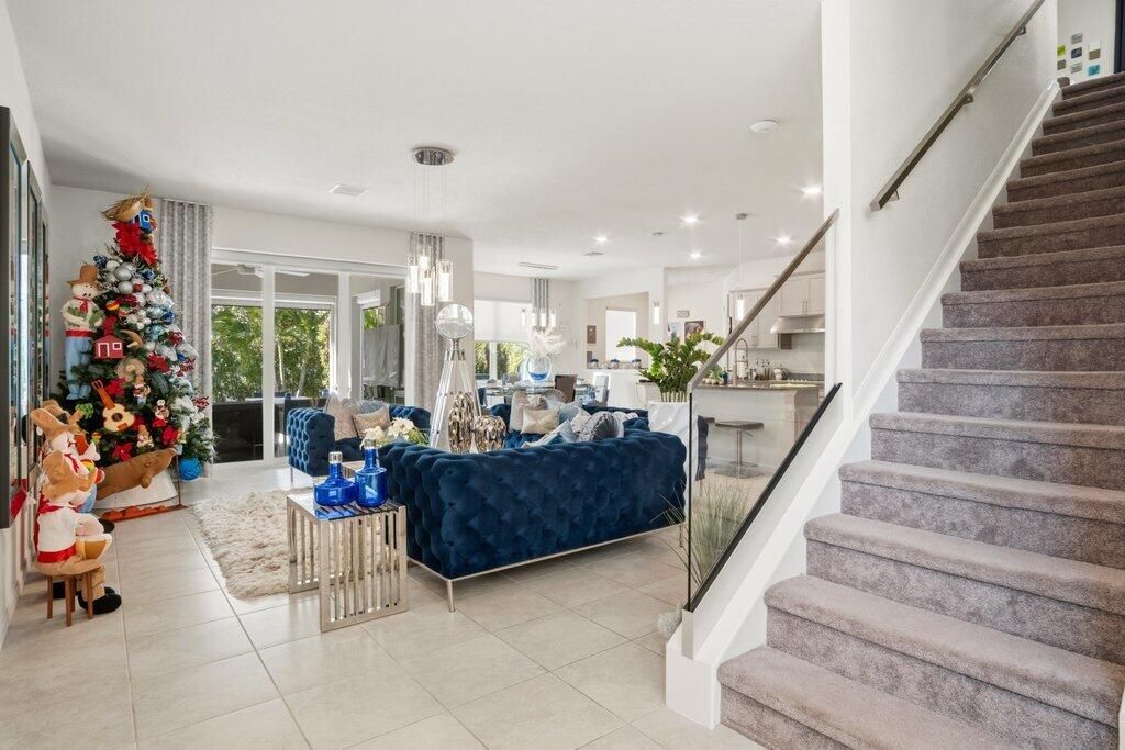 En Venta: $1,200,000 (5 camas, 2 baños, 2501 Pies cuadrados)