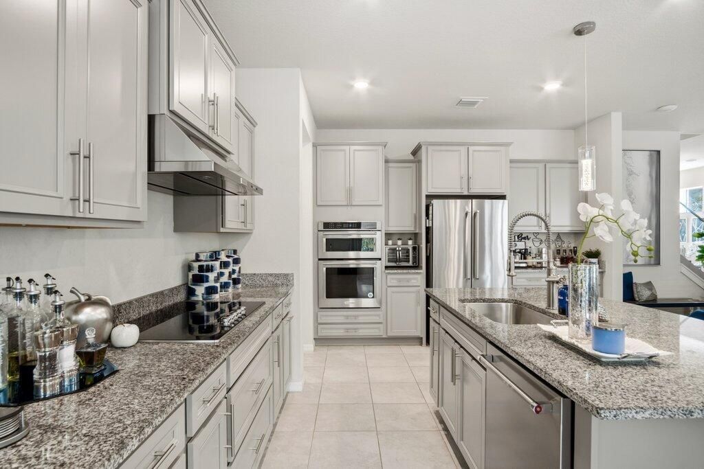 En Venta: $1,200,000 (5 camas, 2 baños, 2501 Pies cuadrados)