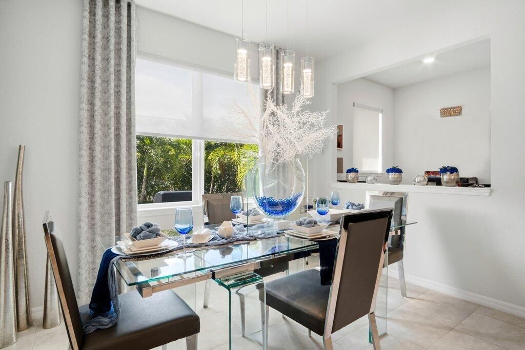 En Venta: $1,200,000 (5 camas, 2 baños, 2501 Pies cuadrados)