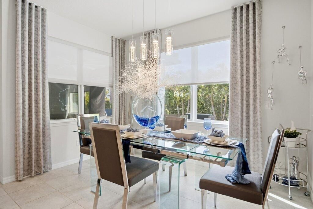 En Venta: $1,200,000 (5 camas, 2 baños, 2501 Pies cuadrados)