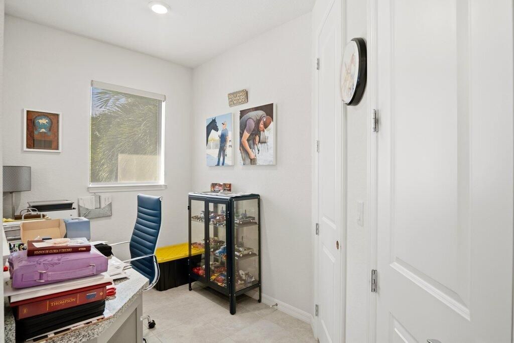 En Venta: $1,200,000 (5 camas, 2 baños, 2501 Pies cuadrados)