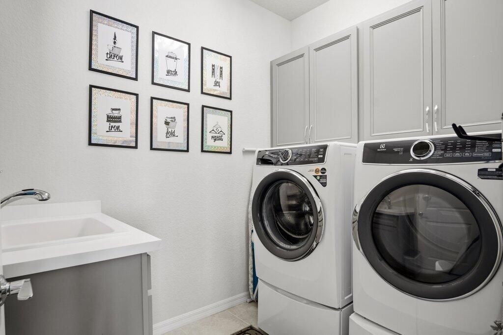 En Venta: $1,200,000 (5 camas, 2 baños, 2501 Pies cuadrados)