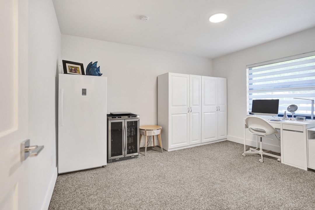 На продажу: $309,000 (2 спален, 2 ванн, 1216 Квадратных фут)