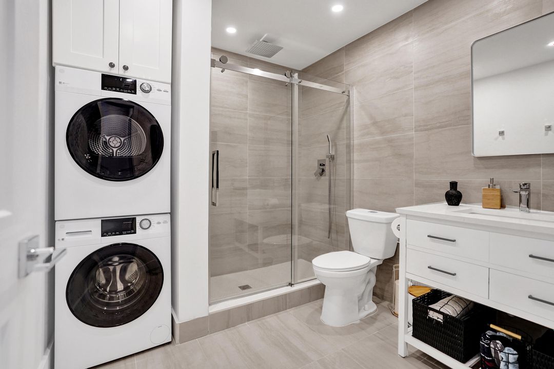 На продажу: $309,000 (2 спален, 2 ванн, 1216 Квадратных фут)