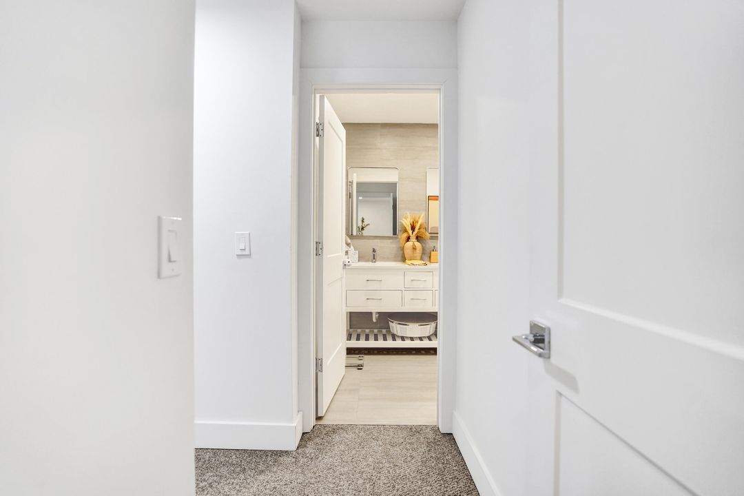 На продажу: $309,000 (2 спален, 2 ванн, 1216 Квадратных фут)