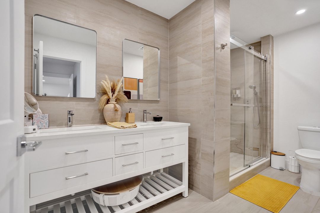 На продажу: $309,000 (2 спален, 2 ванн, 1216 Квадратных фут)