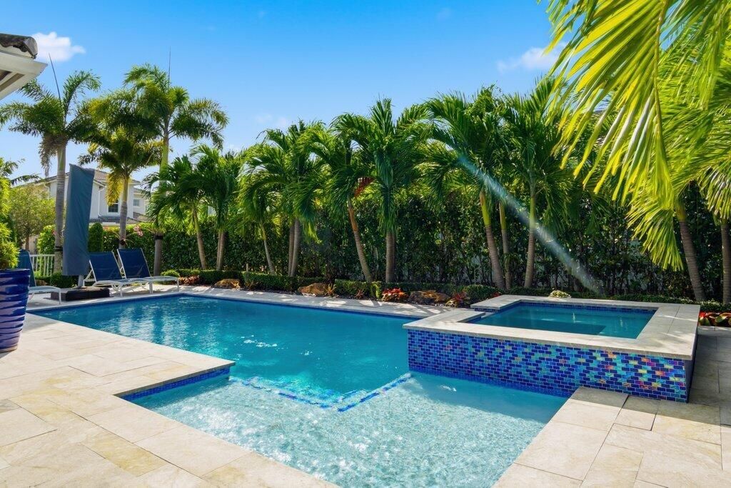 En Venta: $1,200,000 (5 camas, 2 baños, 2501 Pies cuadrados)