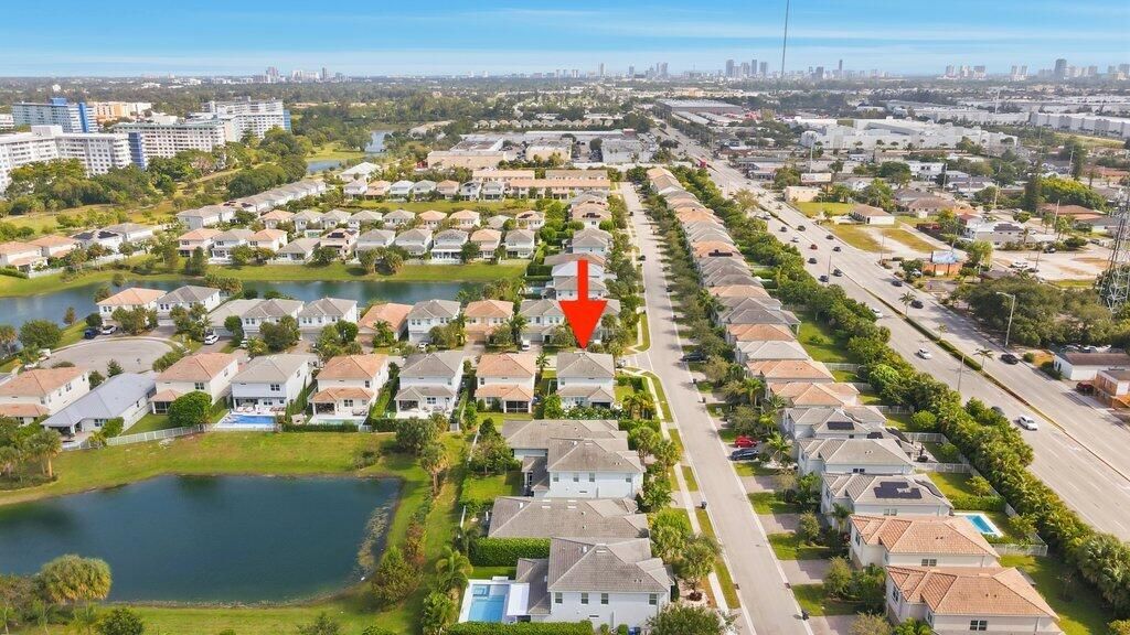 En Venta: $1,200,000 (5 camas, 2 baños, 2501 Pies cuadrados)