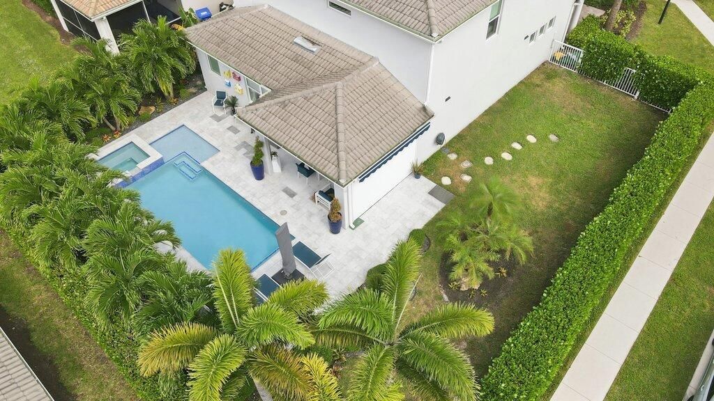 En Venta: $1,200,000 (5 camas, 2 baños, 2501 Pies cuadrados)