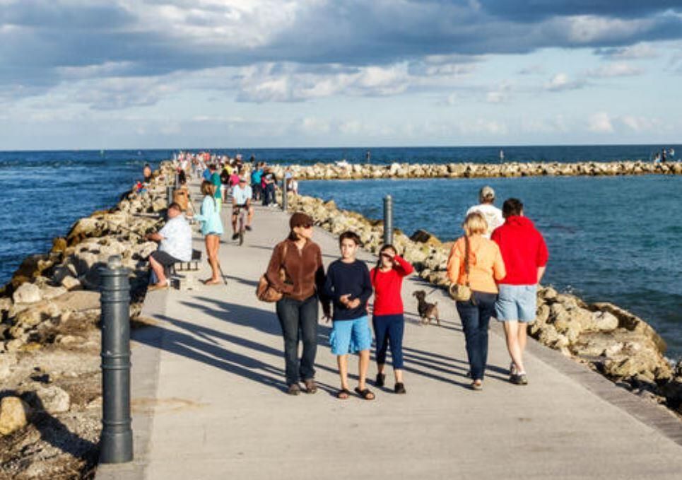 For Rent: $2,000 (3 beds, 2 baths, 1496 Square Feet)